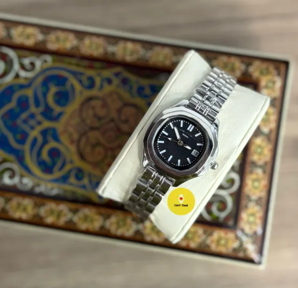 ساعة فضية شبيهة بالباتيك فيليب