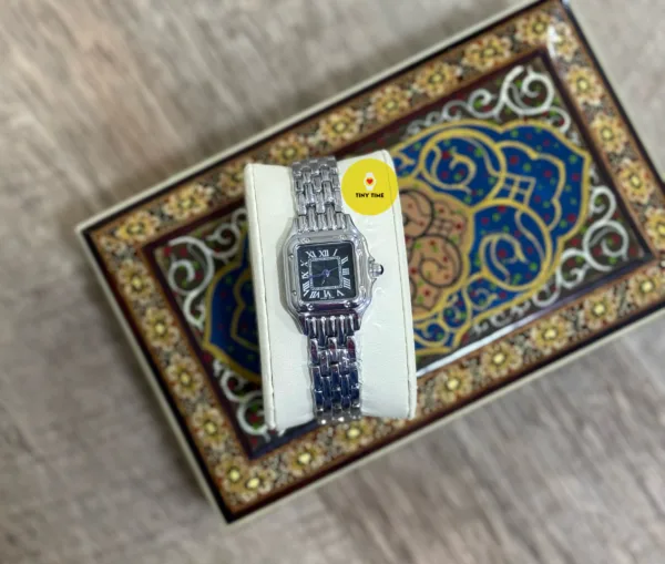 ساعة فضية شبيهة بالكارتير - Image 2