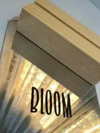 🎁 Bloom Mini Table Mirror – A Gift to Inspire 🌸