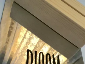 🎁 Bloom Mini Table Mirror – A Gift to Inspire 🌸