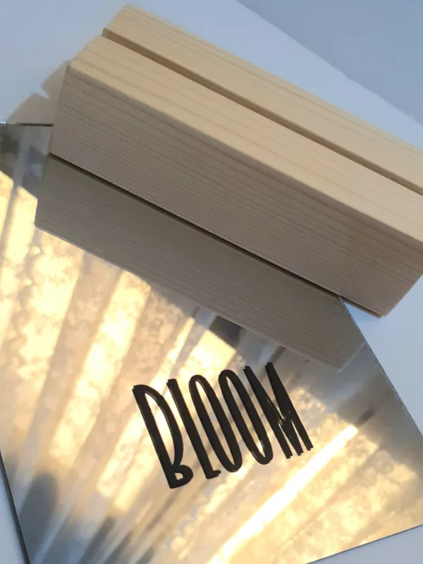 🎁 Bloom Mini Table Mirror – A Gift to Inspire 🌸 - Image 2