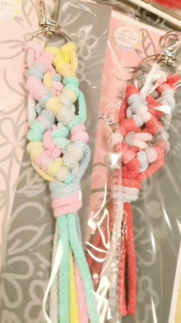 Handmade Macramé Keychain – Boho Charm in Every Knot 🌿